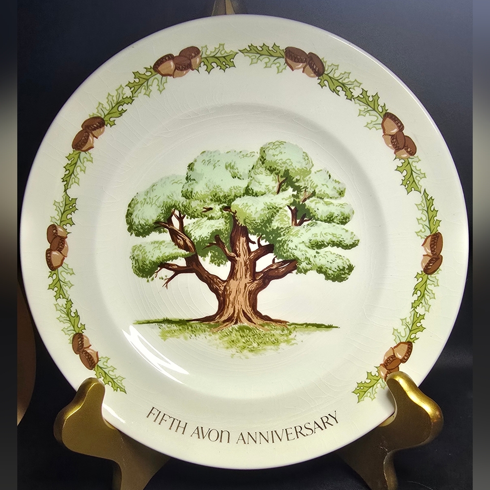 Vintage Avon 5th Anniversary Plate. 8 inch. "The Great Oak